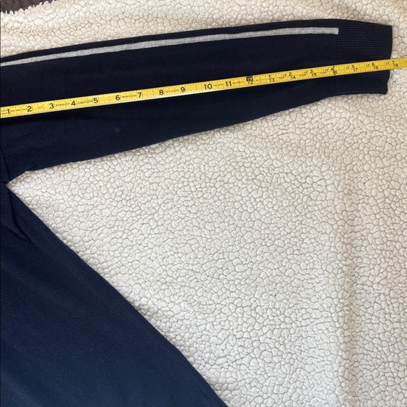 Banana Republic Ladies Navy and Silver Sweater - Picture 9 of 12